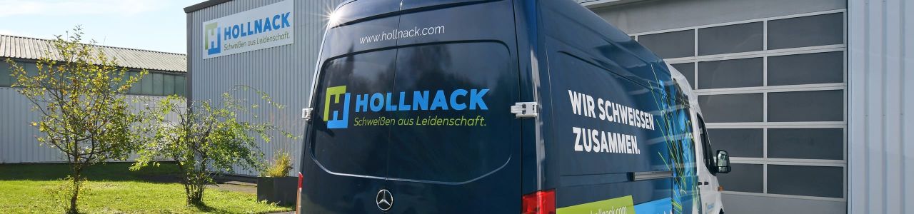 Hollnack | Professionelle Schweißfertigung bei umfangreichen Großprojekten und Sonderkonstruktionen Schweißfertigung in einer großen Werkhalle mit mehreren Schweißstationen