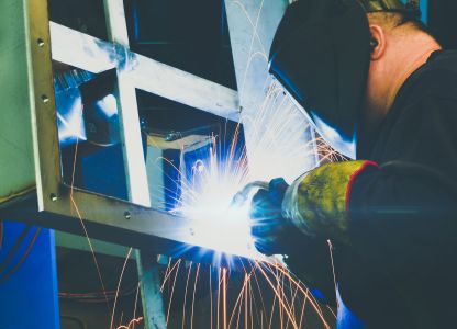 Perfekt ausgeführte Schweißnaht, geprüft nach DIN EN ISO 3834-2 Standards